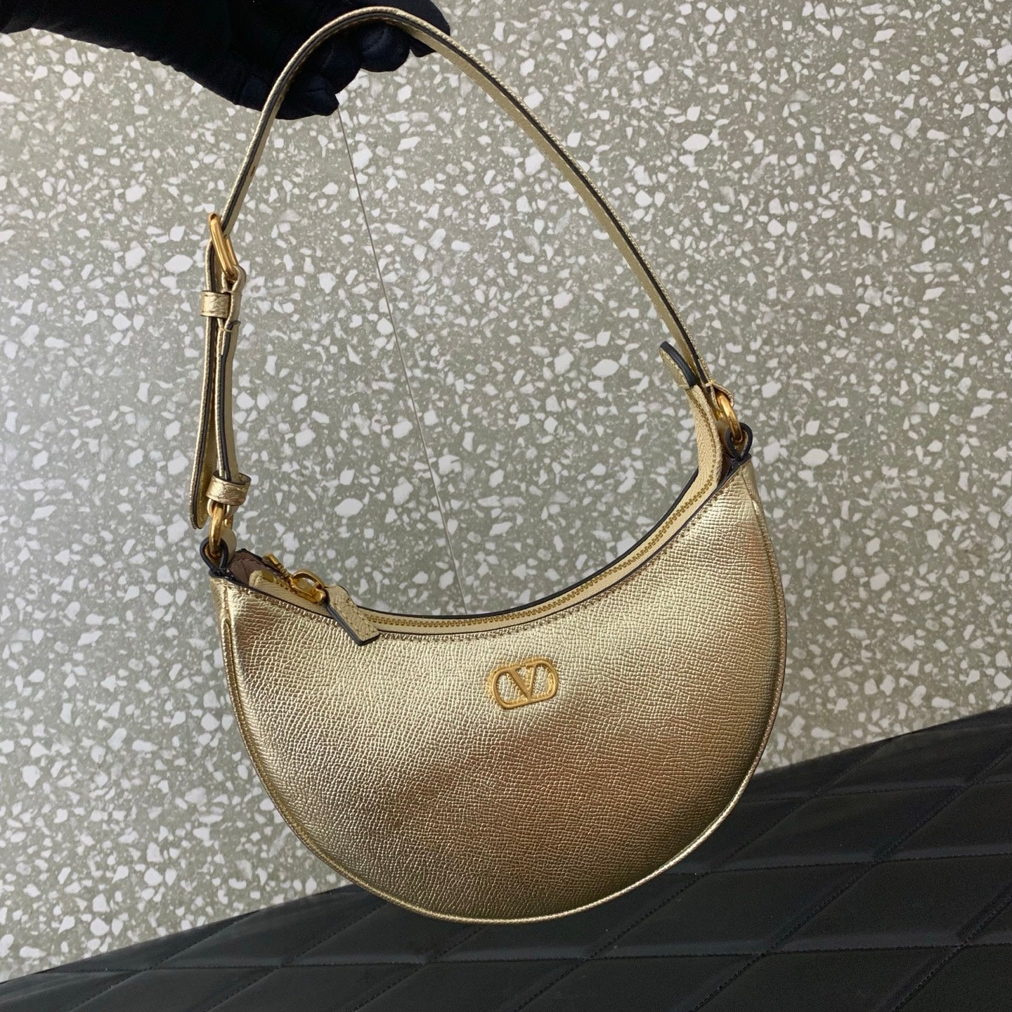 VA GARAVANI VLOGO mini HOBO bag gold calfskin 566877
